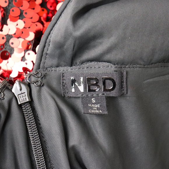 NBD Maeve Sequin Plunging Neck Maxi Slit Gown Red - Picture 4 of 8